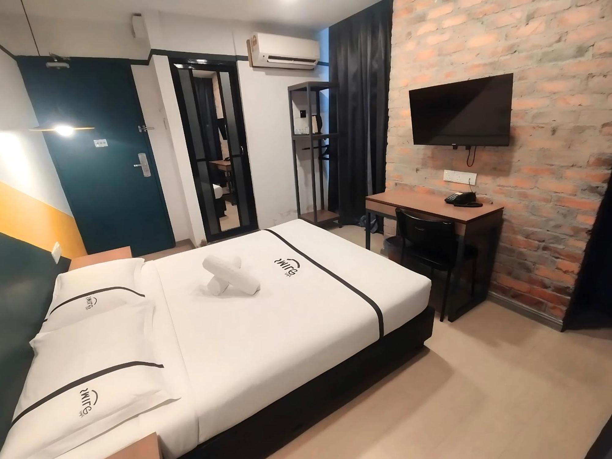 สไมล์ โฮเต็ล ซี 180 เชราส เซลาตัน บาลากอง คาแยง Hotel เชอราส ภายนอก รูปภาพ